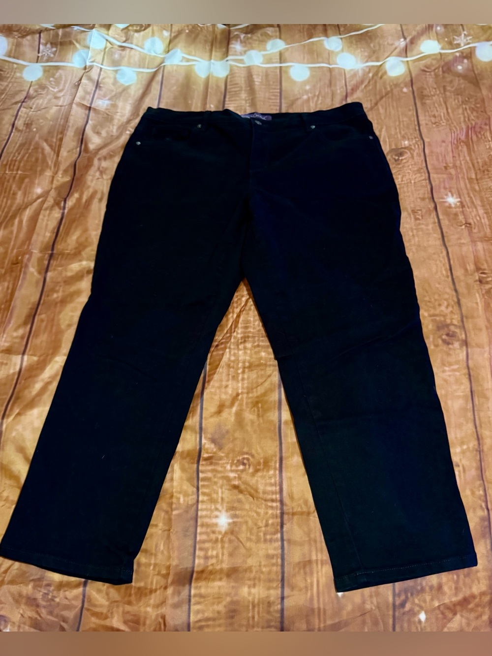Gloria Vanderbilt Black Women's Straight-Leg Jeans (SHORT)